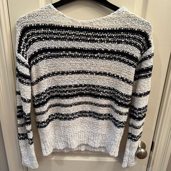 Veronica Beard Chuilla textured Black and White Striped Sweater. Women size Med - Picture 3 of 4